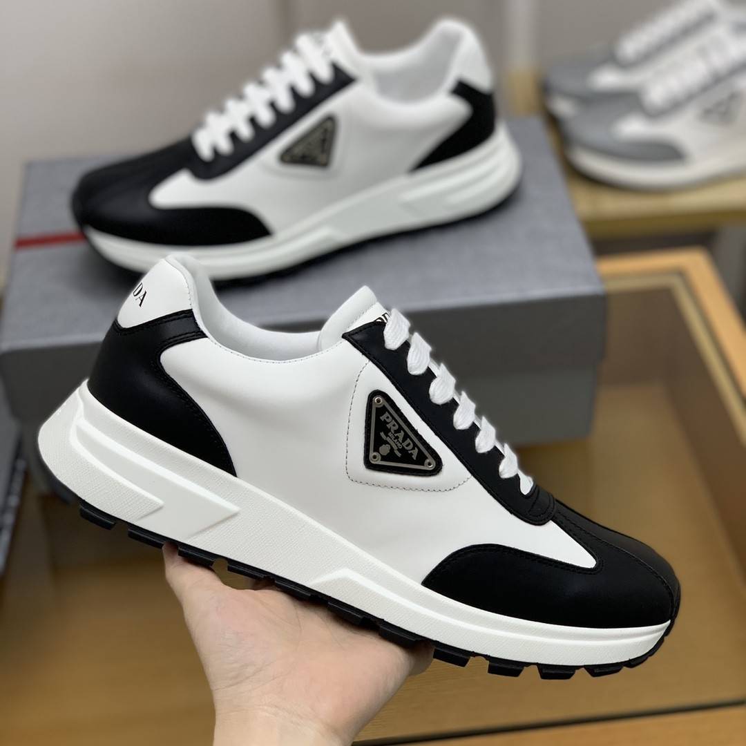 P*DA Sneakers