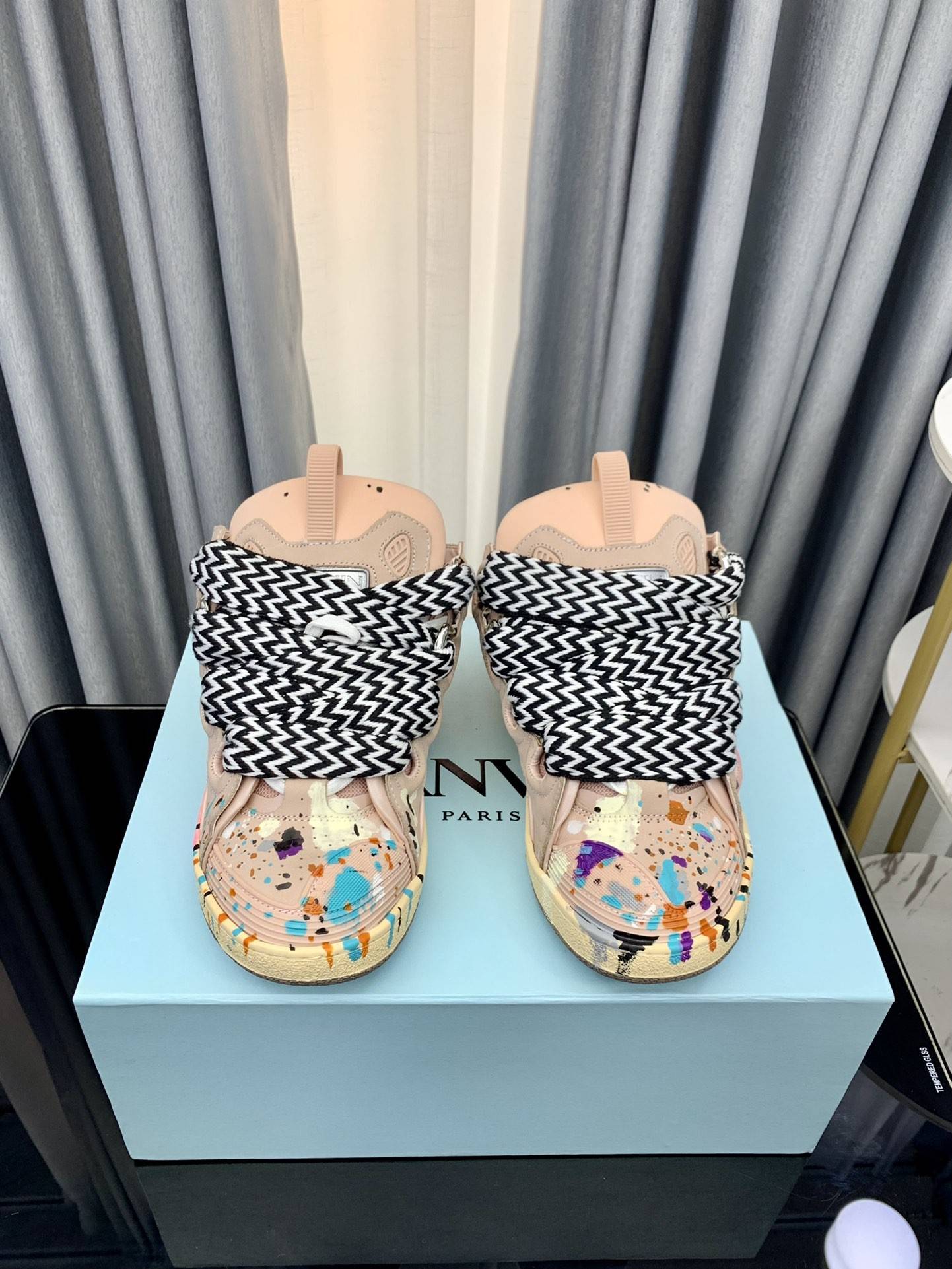 LA*N Sneaker