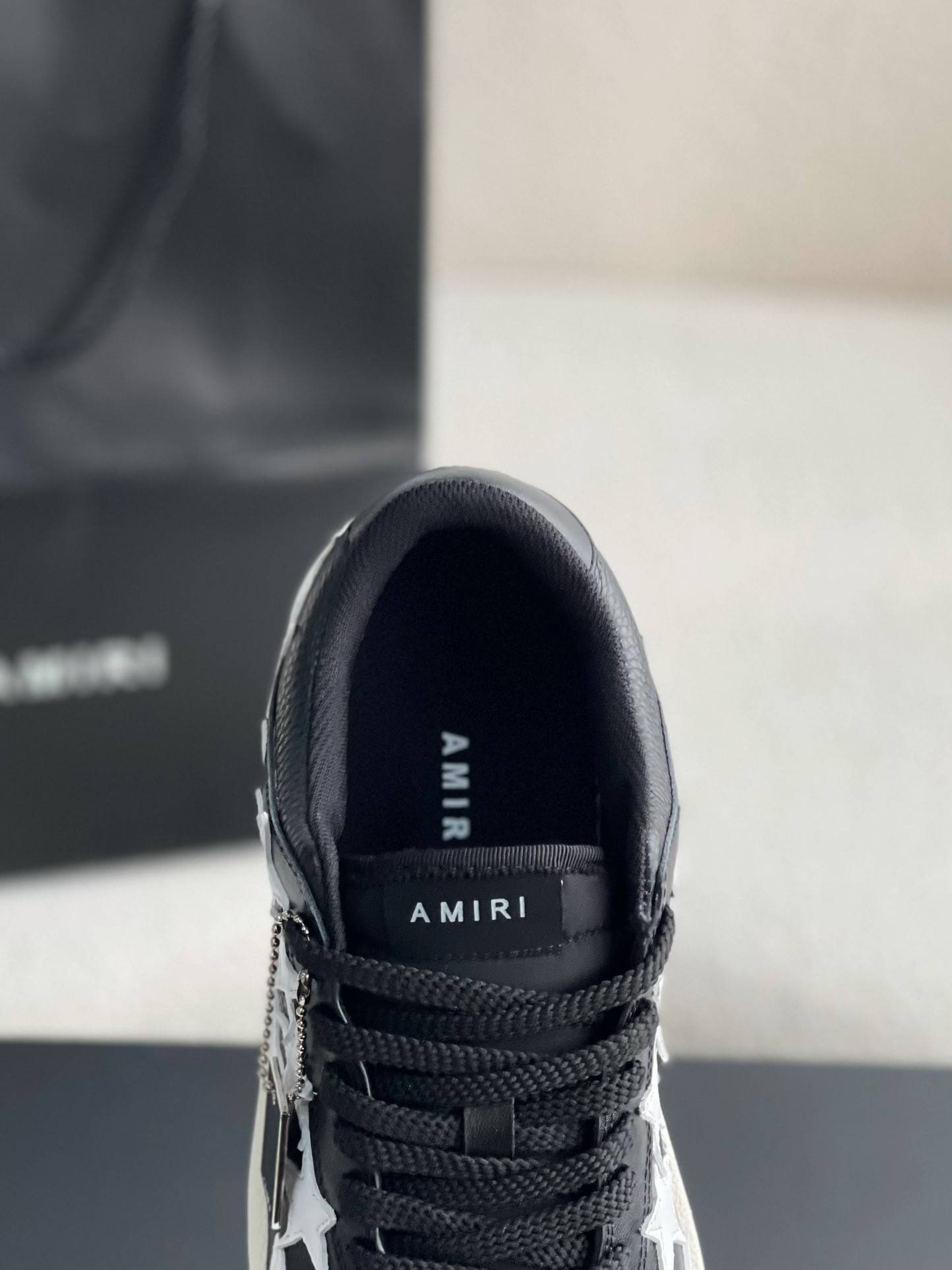 A*RI Sneakers