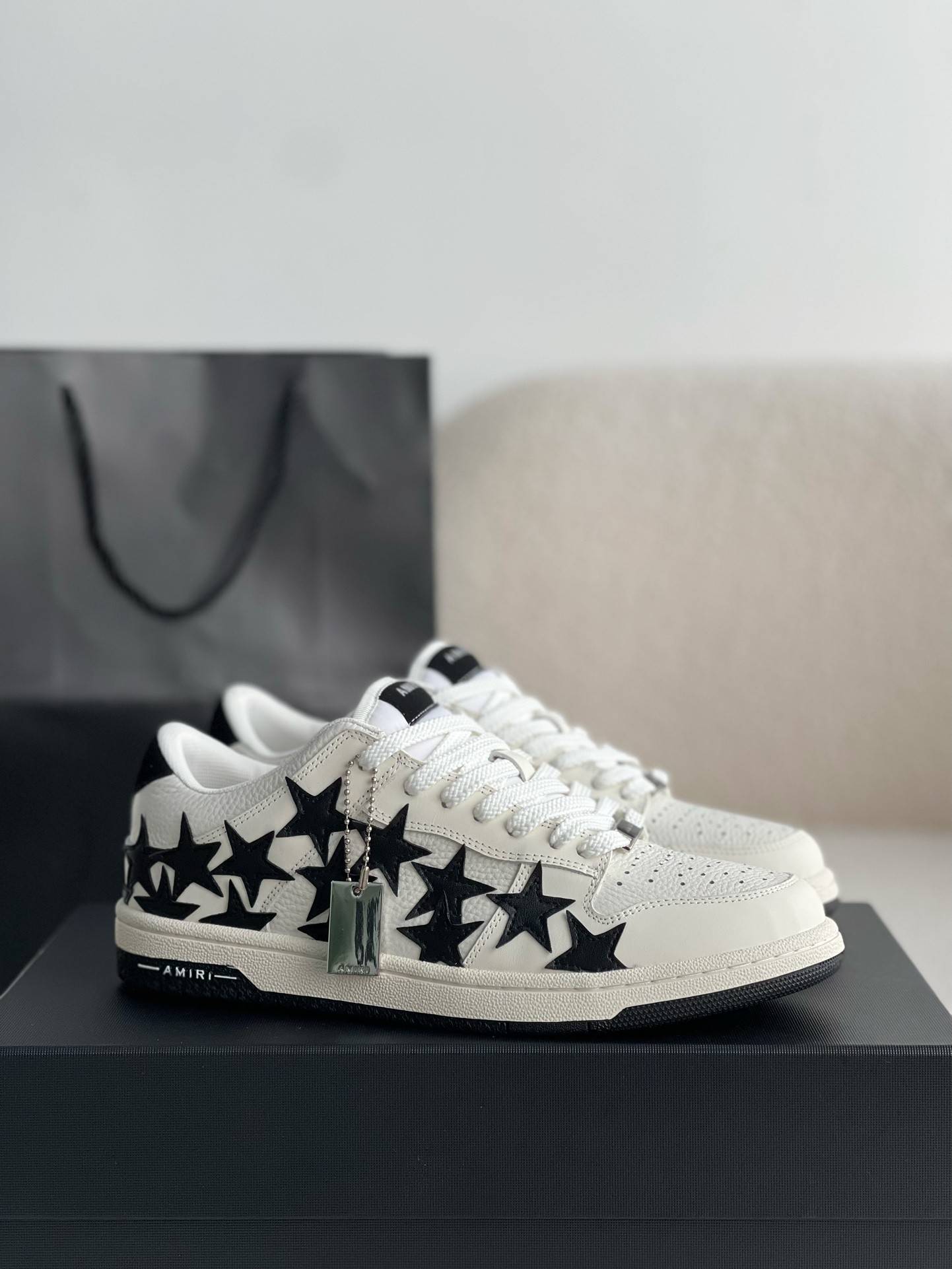 A*RI Sneakers