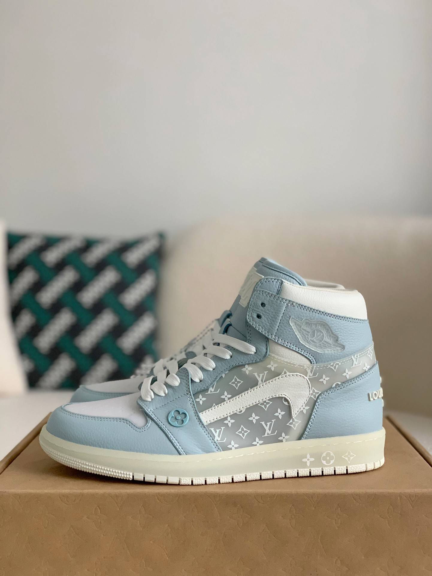 L*V x Nike Air Jorda 1 High AJ1 Sneakers