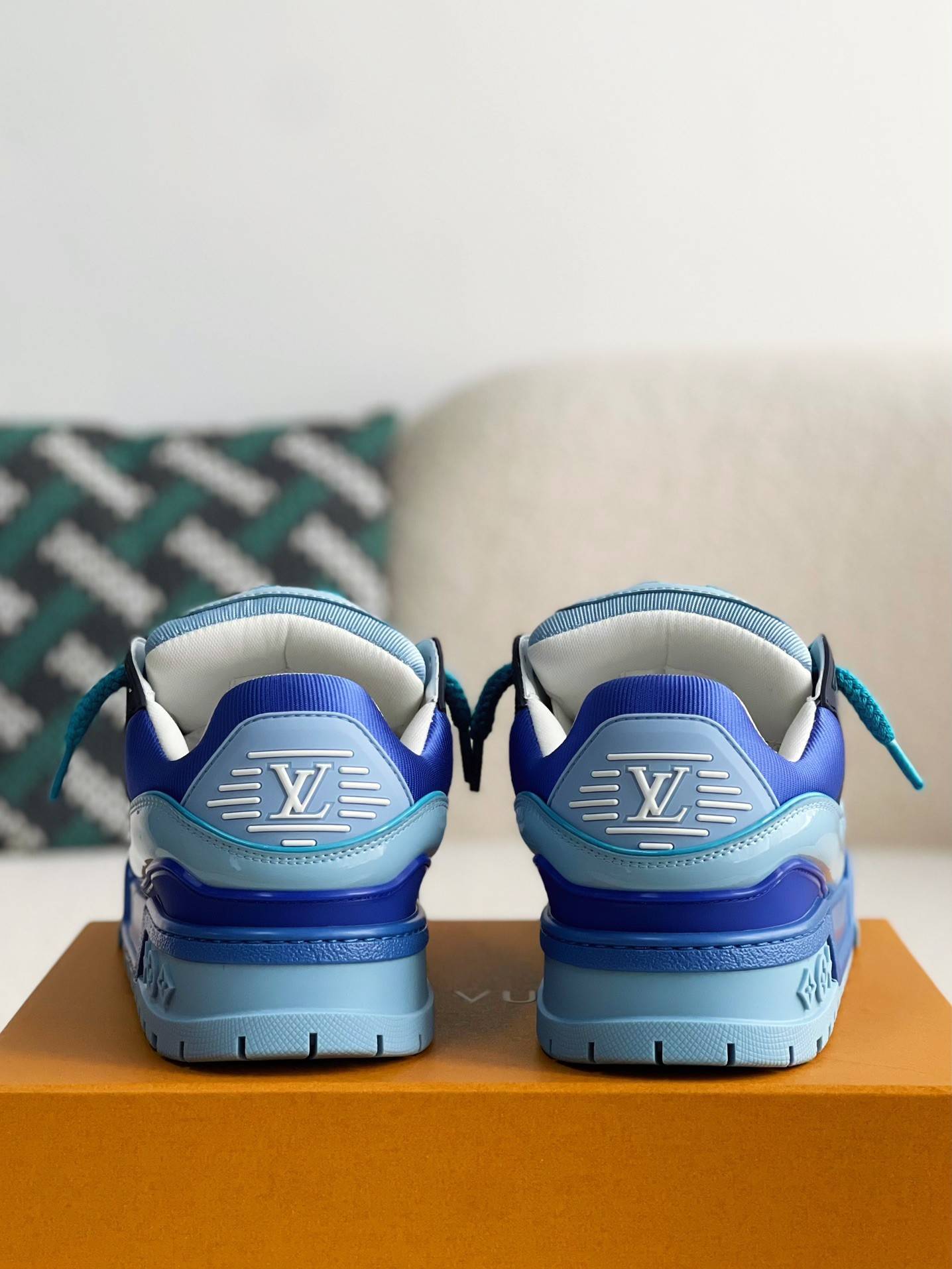 L*V TRAINER MAXI SNEAKERS