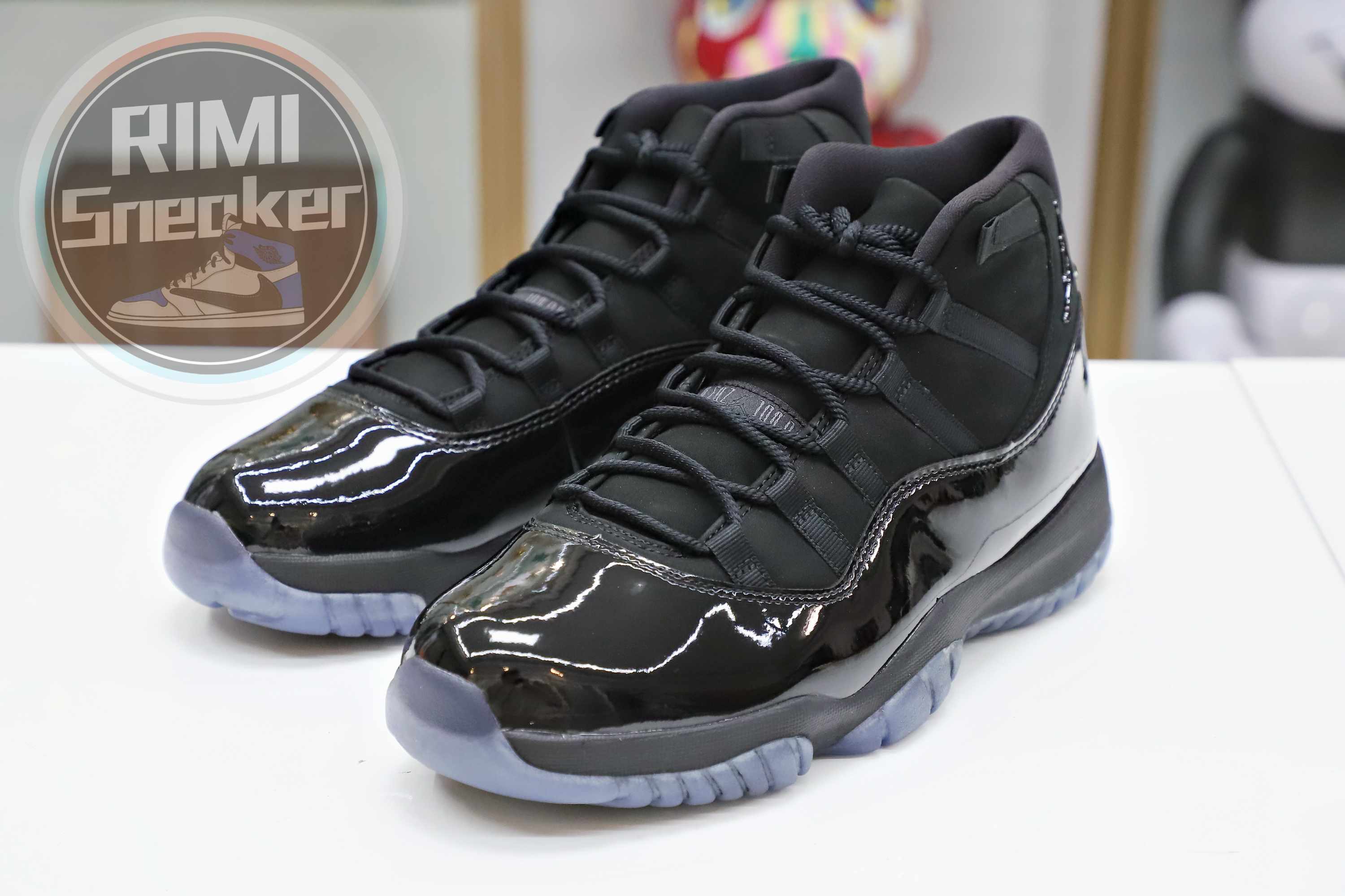 AIR JORDAN 11 RETRO