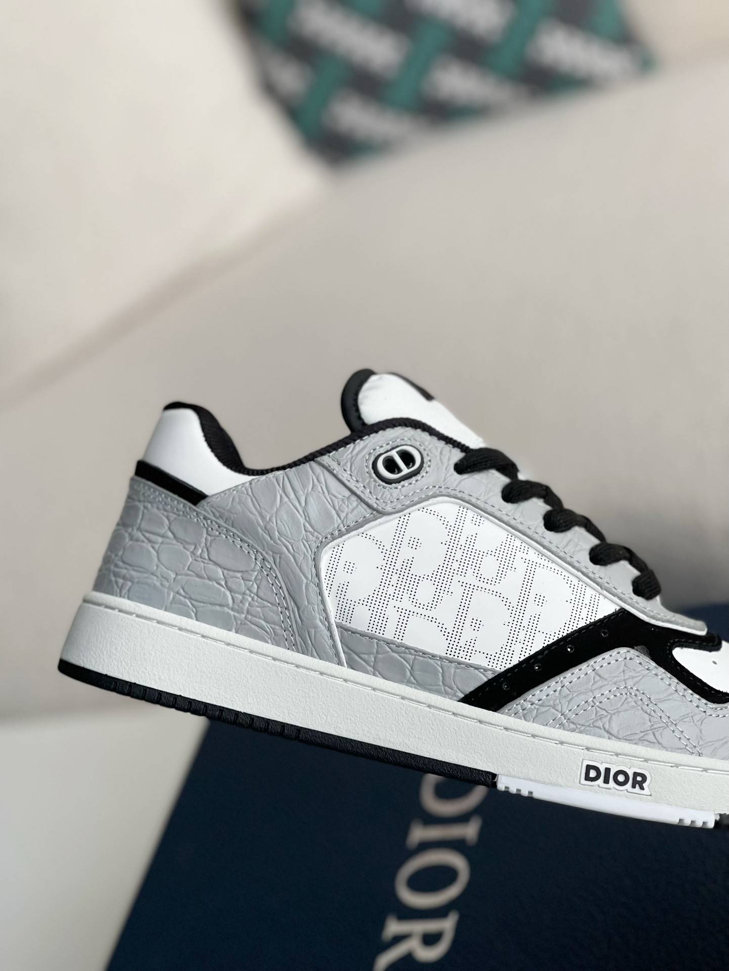 D*OR New B27 Sneaker