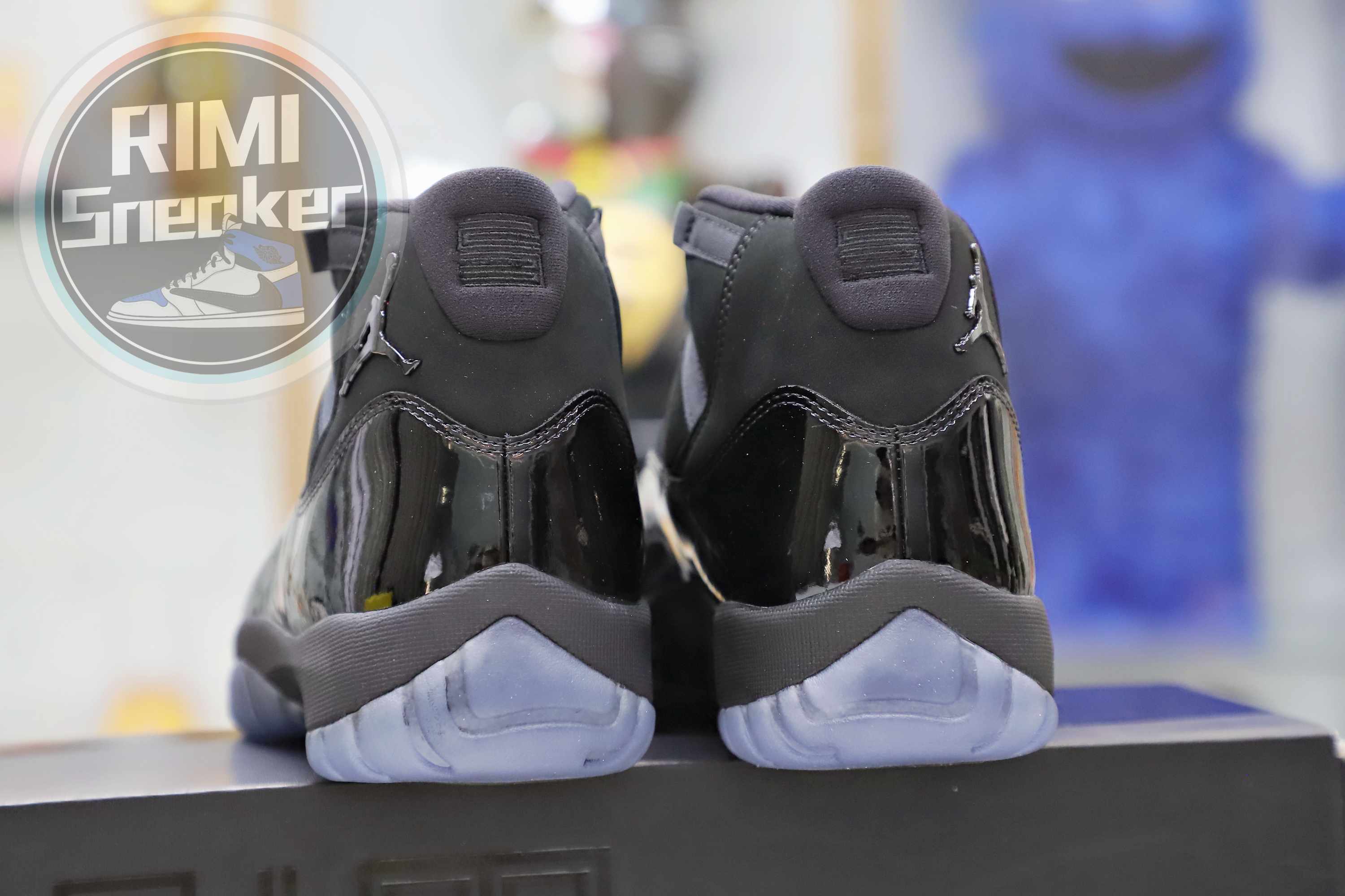 AIR JORDAN 11 RETRO