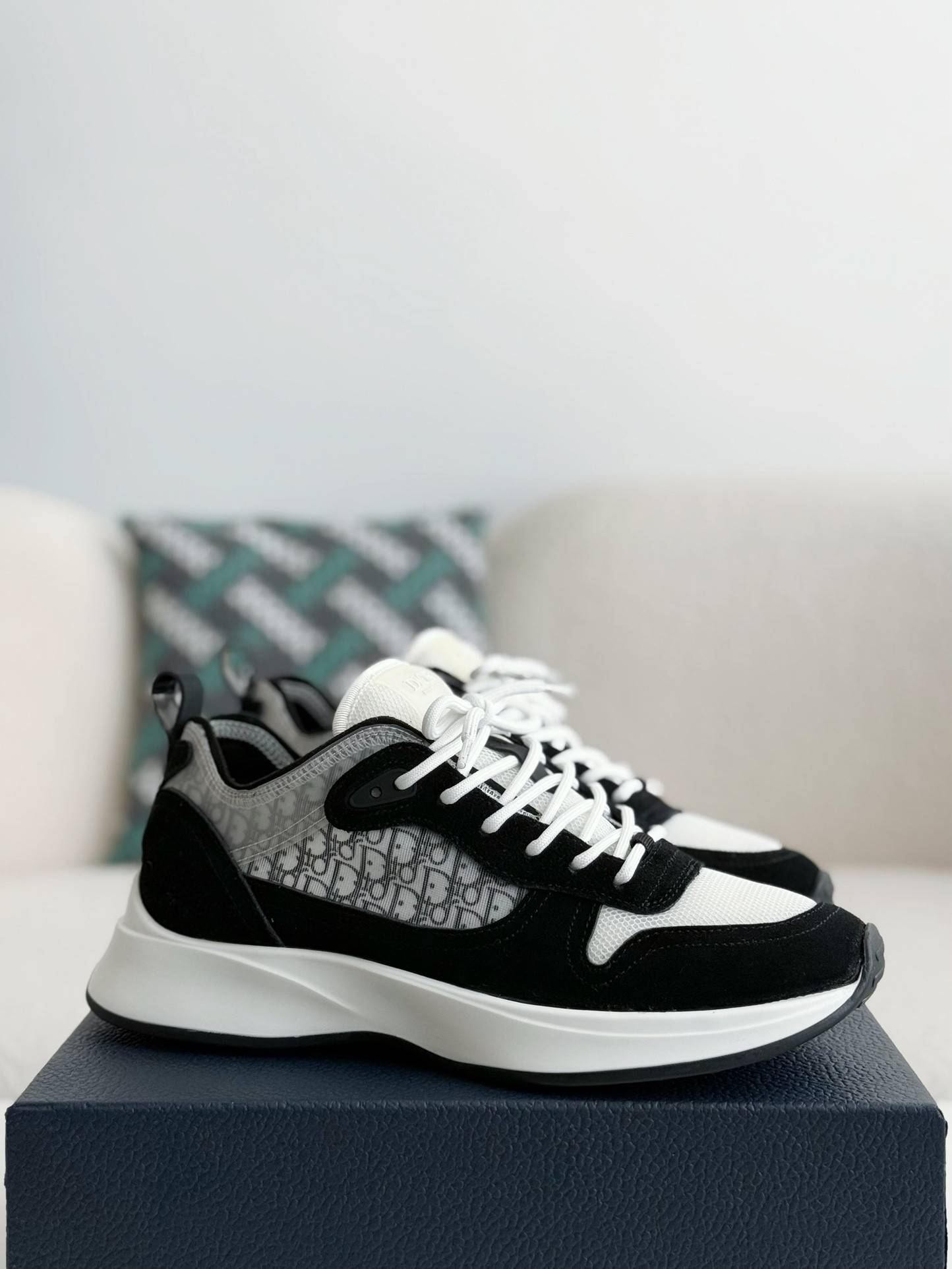 D*OR B25 Sneakers