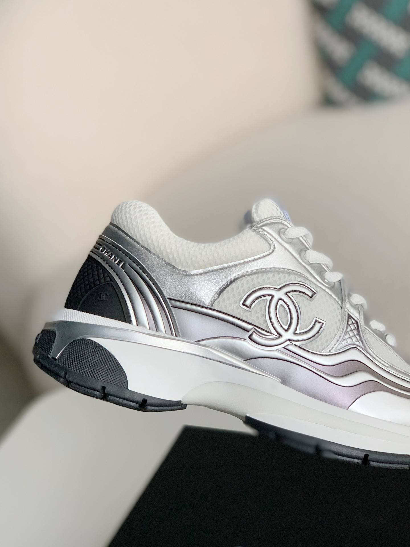 CH*EL Sneakers