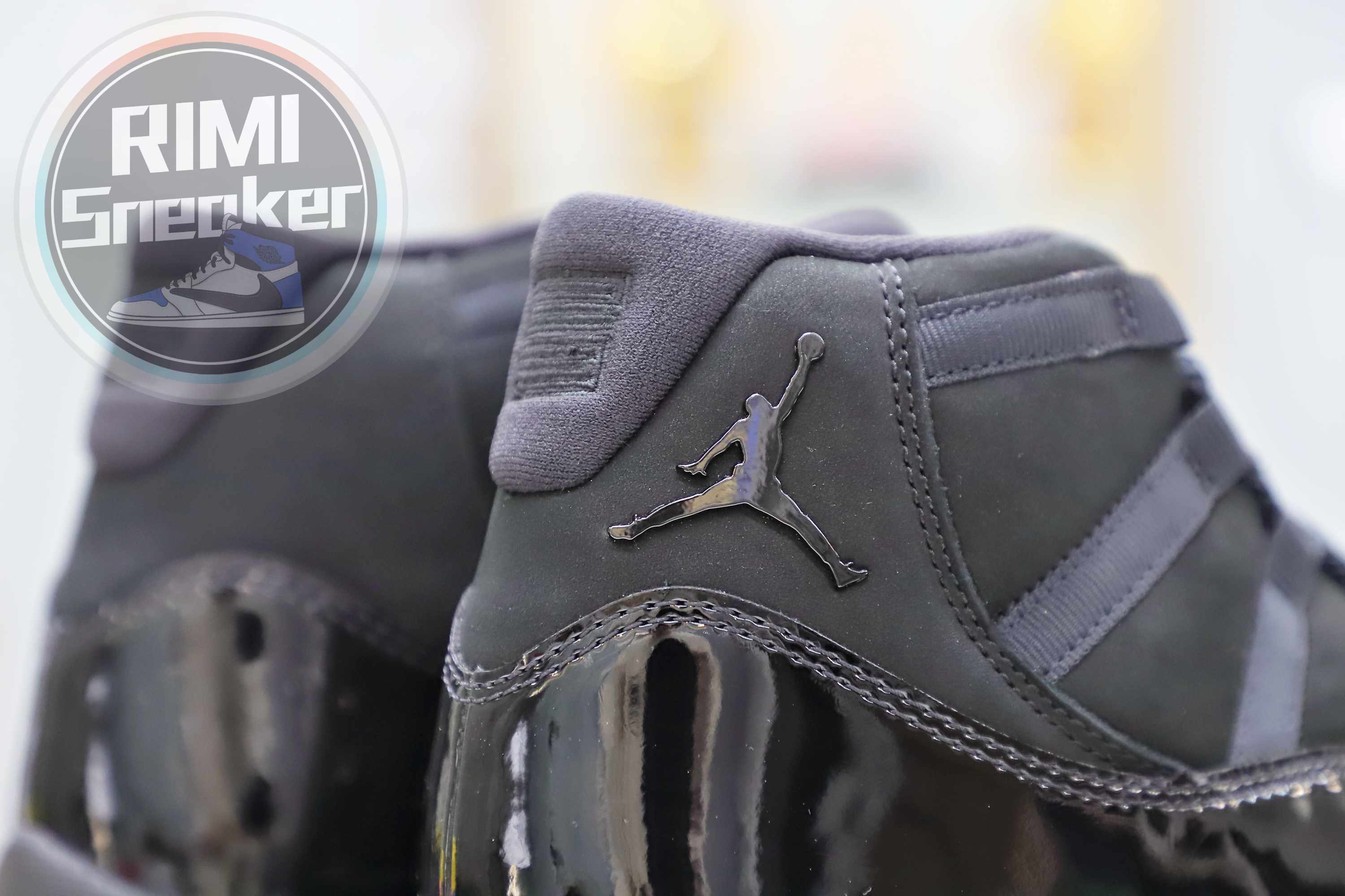 AIR JORDAN 11 RETRO