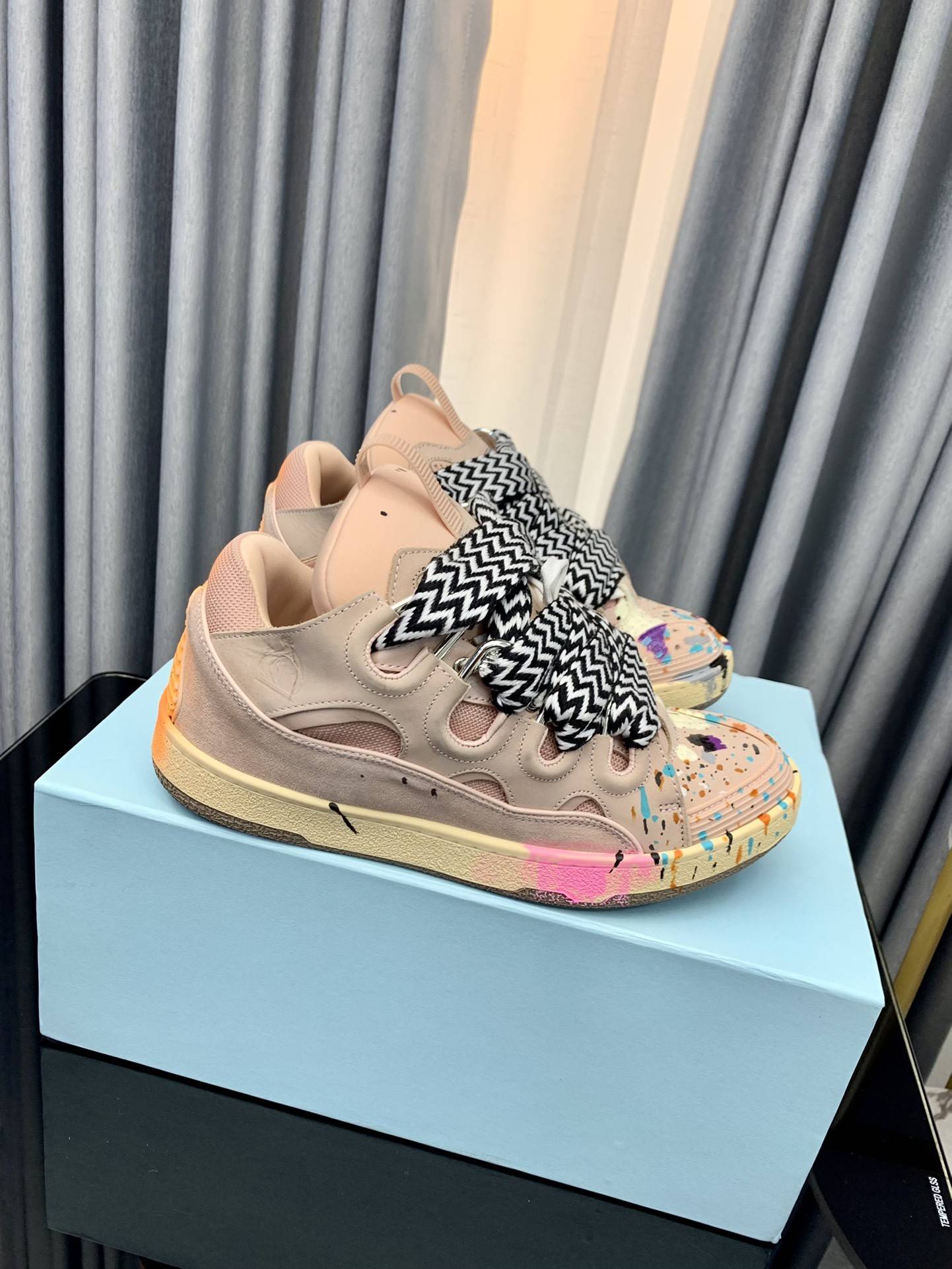 LA*N Sneaker