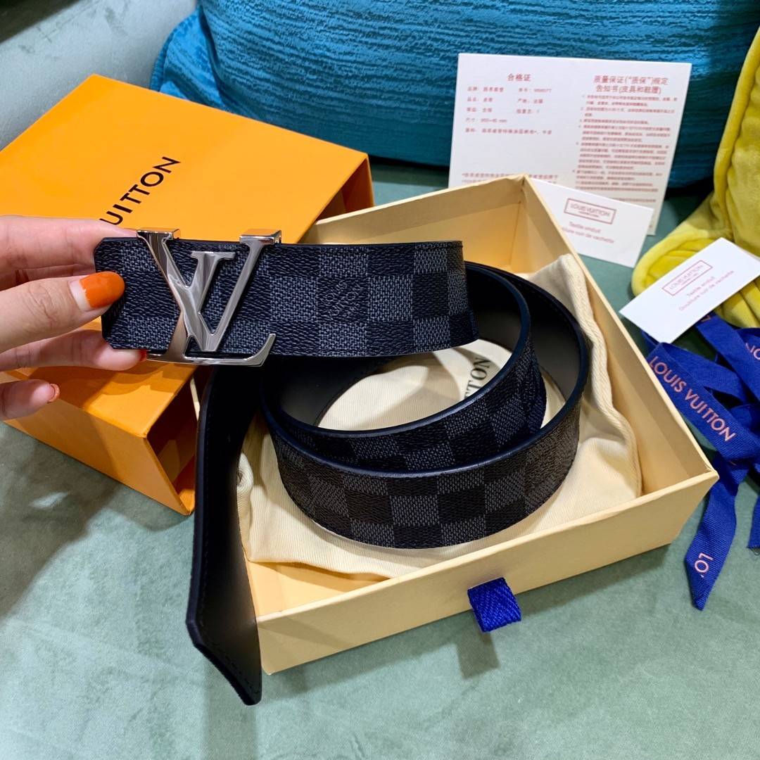 Louis Vuitton LV men''s belt INITIALES