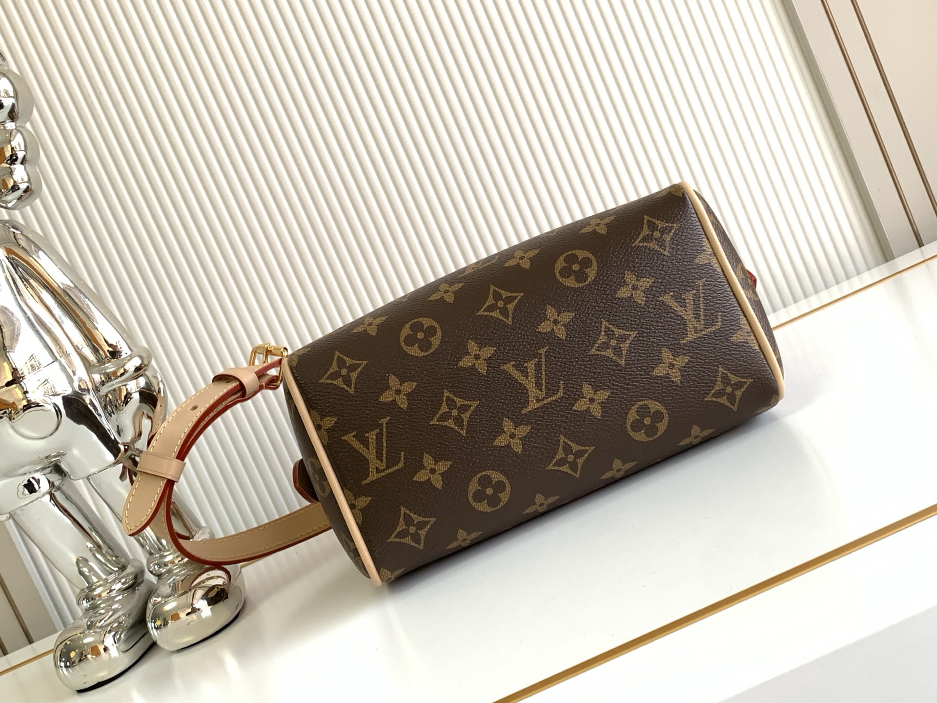 L*V Speedy Bandoulière 20  Boston Bag M46234 SIZE：20*13*12cm