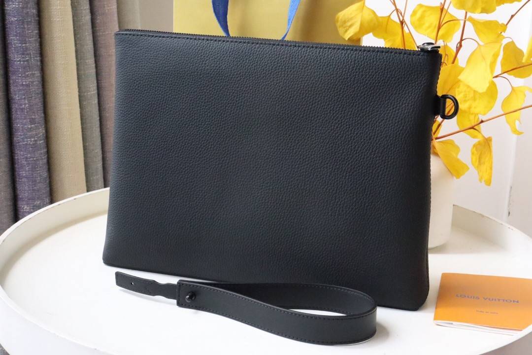 L*V logo calfskin protective case clutch 30*22*5cm