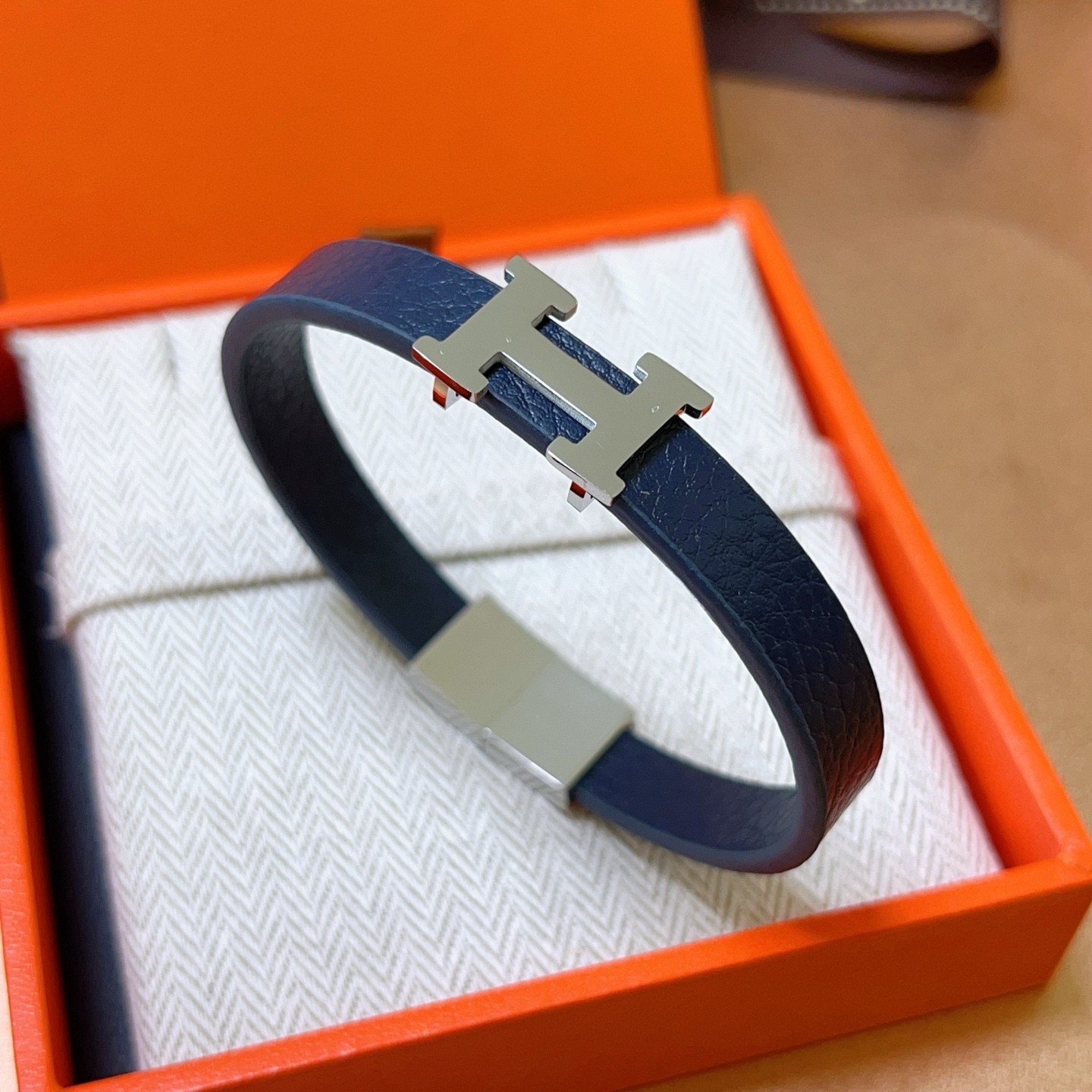 Hermès leather strap pure handmade leather material series 18k gold bracelet