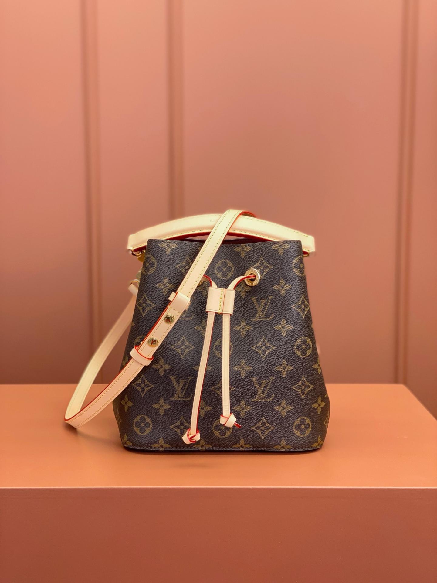 L*V NEONOE BB bucket M46319 size:20*20*13cm