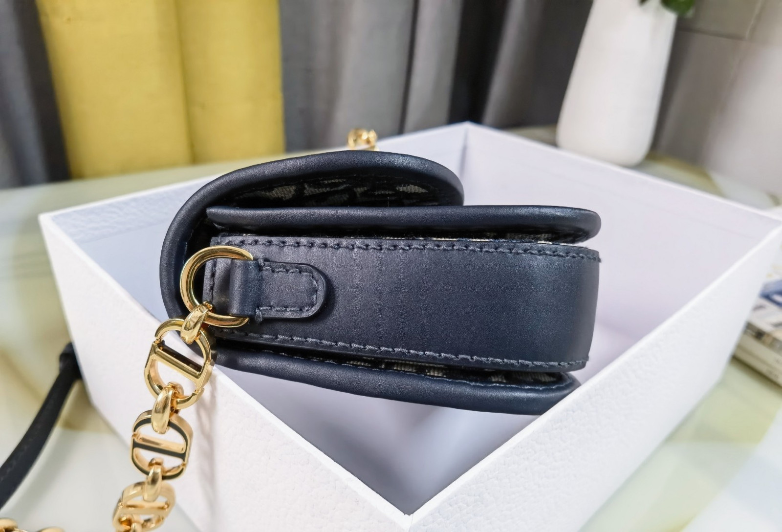 30 Montaigne Bag