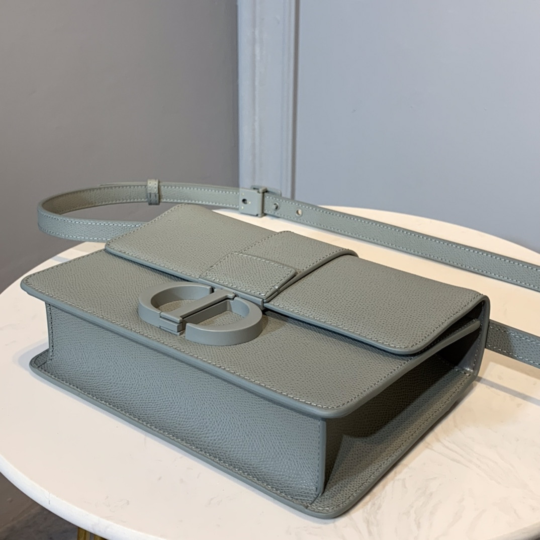 30 Montaigne Bag