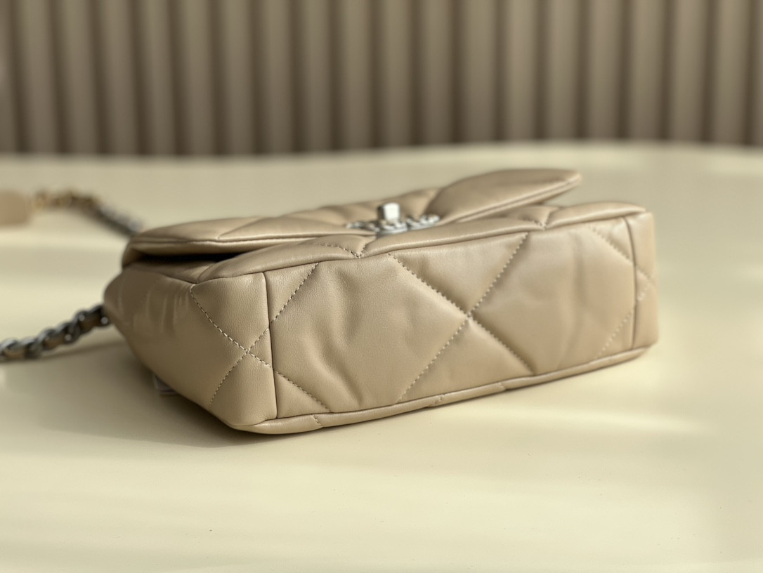 Chanle 19 Handbag