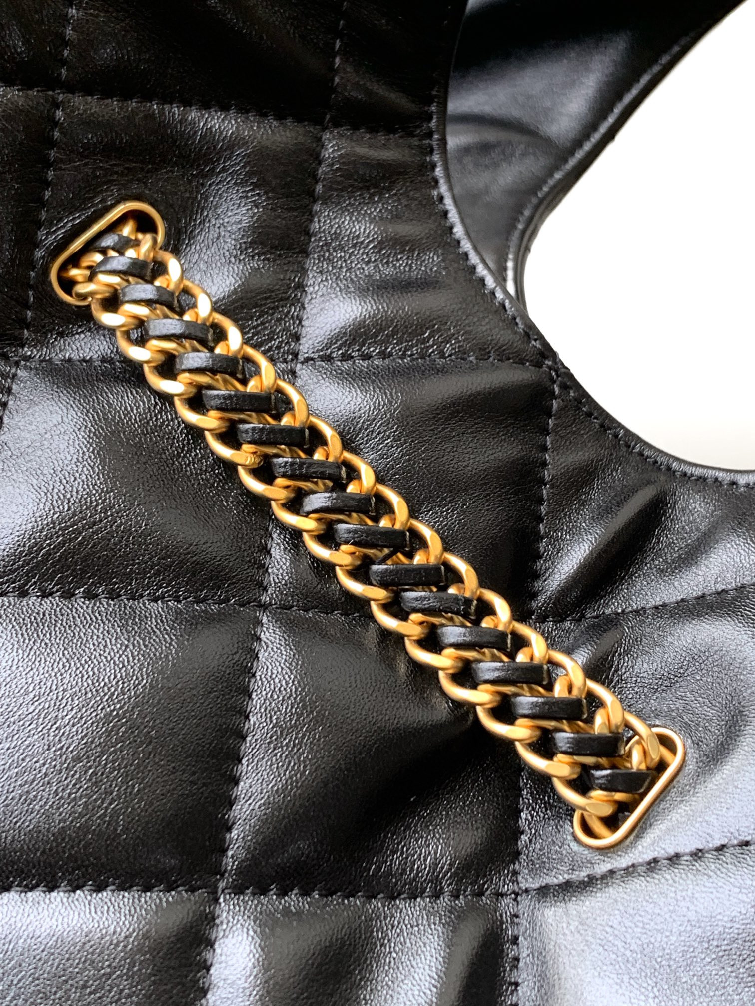 Chanel 25p Hobo Bag