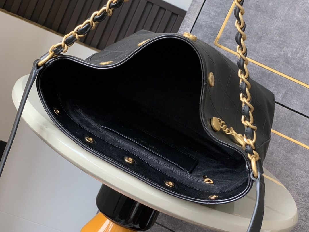 Chanel 25p Hobo Bag