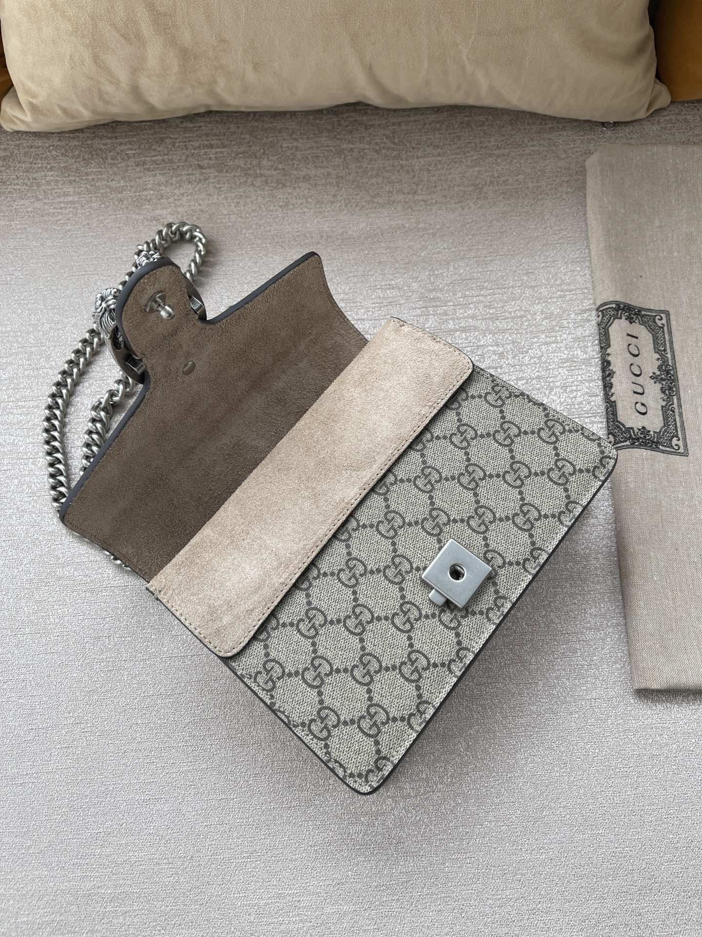 G*u*i dionysus bag